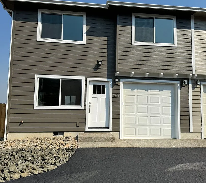1509 W Thyme Dr