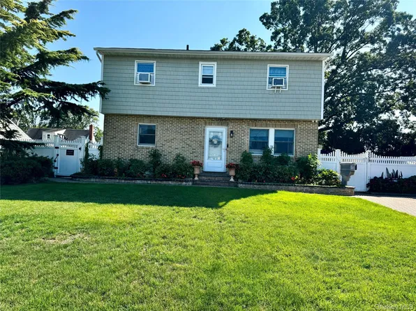 259 28th Street, Copiague, NY 11726