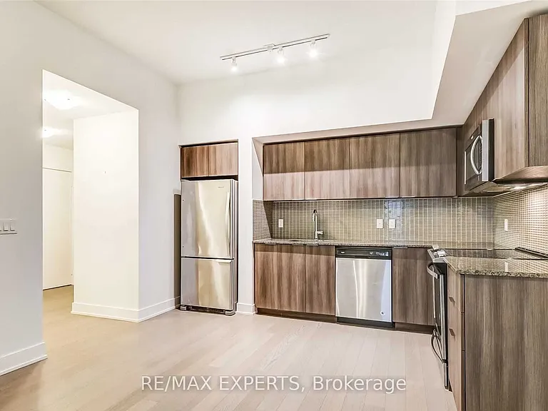 20 Shore Breeze Dr #450 — Photo 12