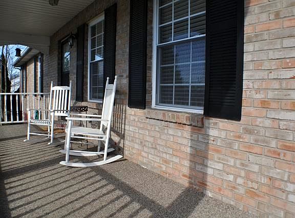 3rd image of 678 S Woodland Dr