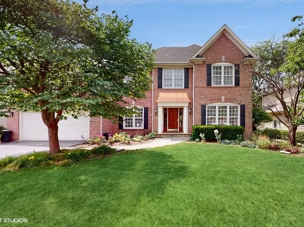 26W011 Deerpoint Dr, Wheaton, IL 60187