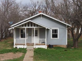 1117 Ivanhoe St, Perry, OK 73077