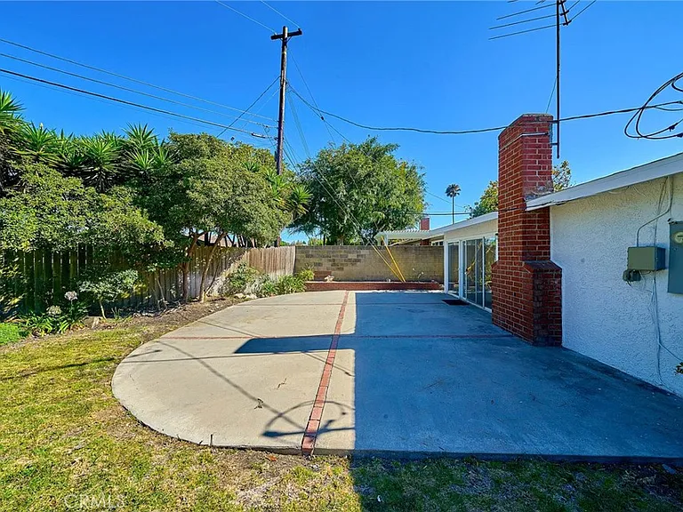 27916 Alvarez Dr — Photo 5