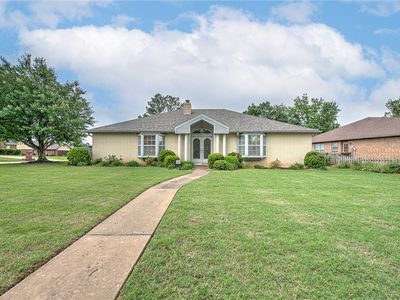 210 Lyndal Ln, Bentonville, AR, 72712