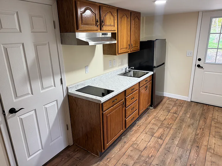 21 Columbia Ave — Photo 2