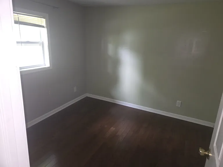 18334 Irving St — Photo 7