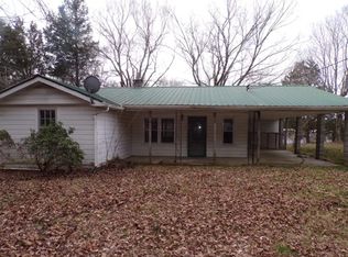 8904 Middle Lick Creek Rd, Lyles, TN 37098