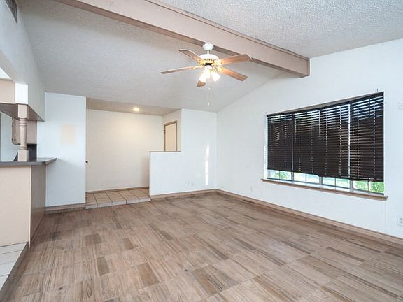 2nd image of 132 E Cynthia Cir