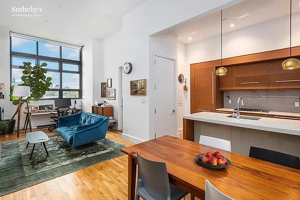 Sold by Sotheby's International Realty | media 1