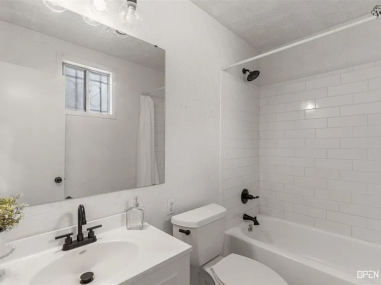 2920 Cunningham Dr — Photo 15