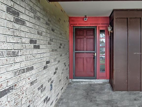 4th image of 302 Larkwood Dr