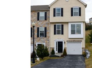 22 Lukens Mill Dr, Coatesville, PA 19320
