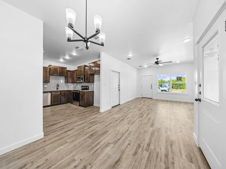 3613 Canvasback Trl #B — Photo 8