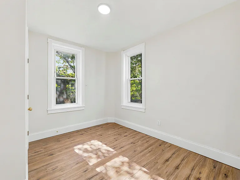 235 N Creighton St — Photo 20