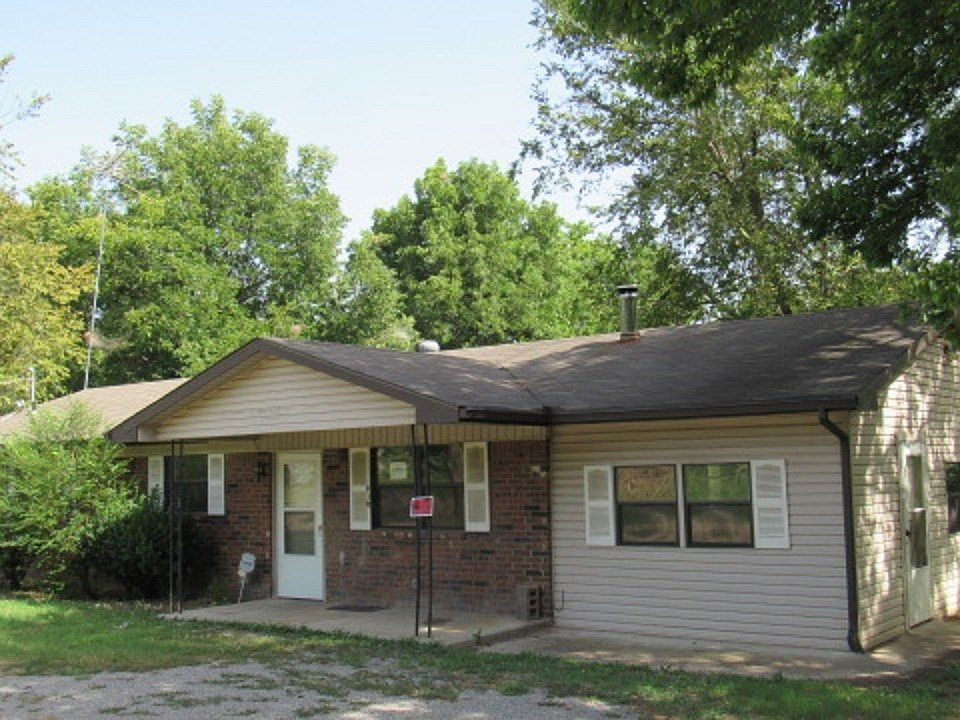 1st image of 810 Hall St