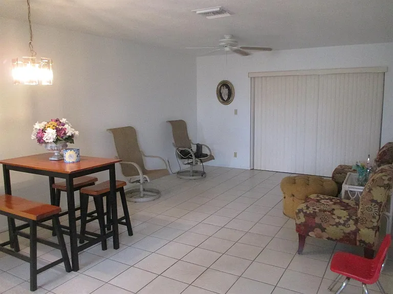 2951 Ashley Dr W #D — Photo 3
