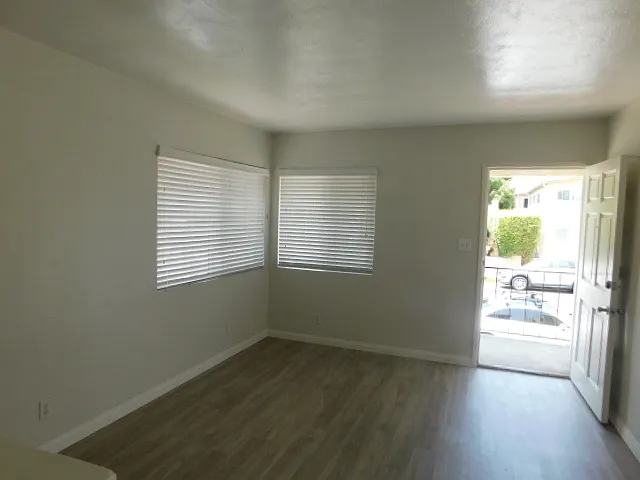3345 Grim Ave #3345.5 — Photo 2