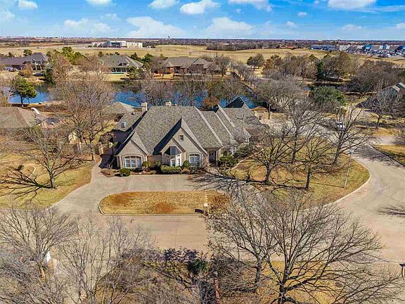 2nd image of 2601 NW Lake Ridge Dr
