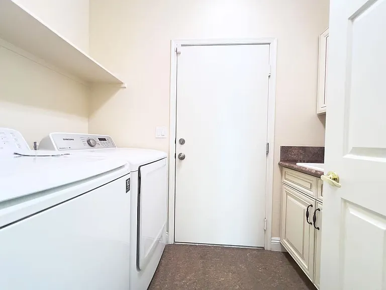 2019 Silverton Dr — Photo 17