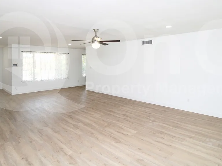 10312 E Cactus Rd — Photo 7