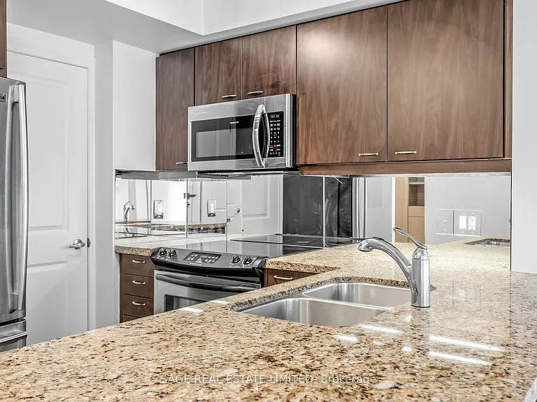308 Palmerston Ave #315 — Photo 8