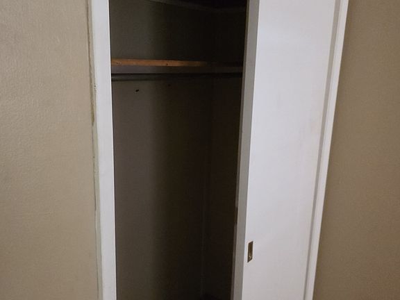 5th image of 3841 Marietta Dr APT A