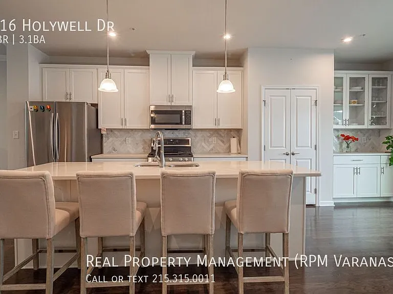 516 Holywell Dr — Photo 6