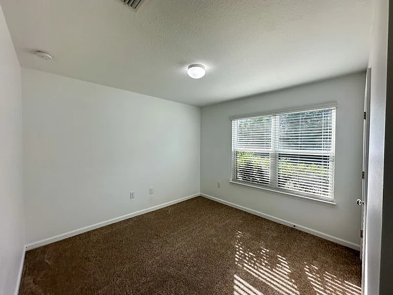 2123 Waltham St — Photo 14