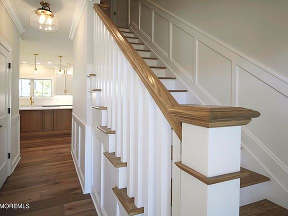 5th image of 1235 Benedict Street