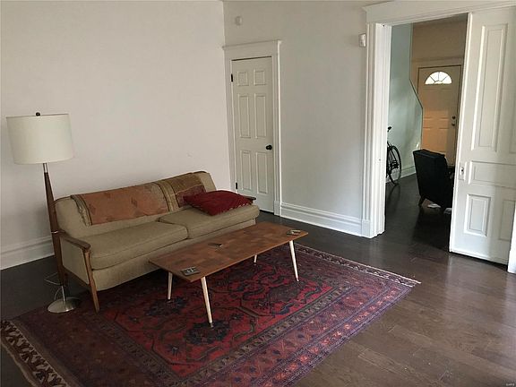 5th image of 3870 Fairview Ave