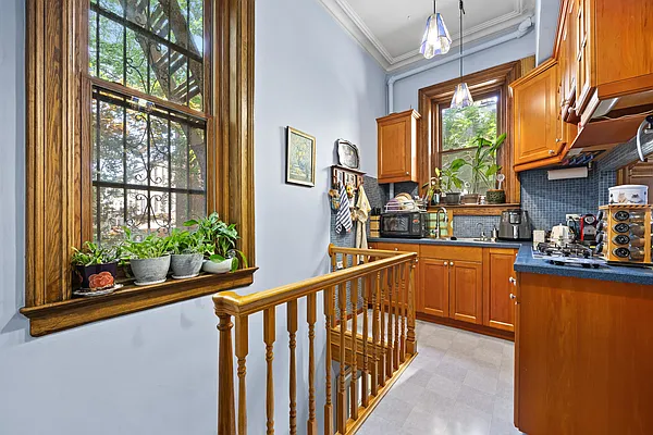 Sold by Real Broker NY LLC | media 18