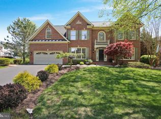 15619 Thistlebridge Dr, Rockville, MD 20853