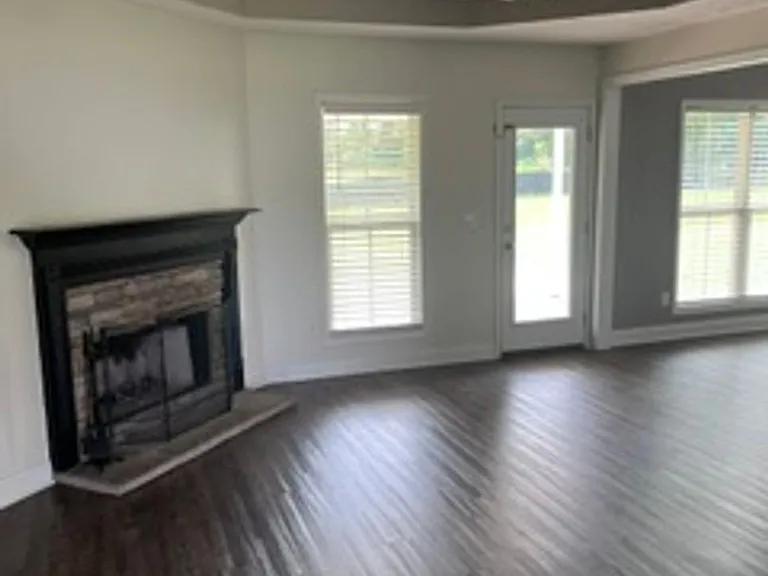 48 Wheatfield Dr — Photo 11