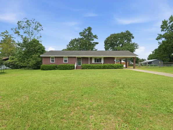 135 Sandy Dr, Moncks Corner, SC 29461