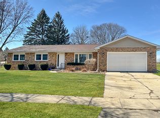 1414 Brookside Dr, Rochelle, IL 61068