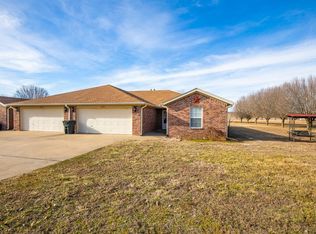 11549 N Old Wire Rd, Rogers, AR 72756