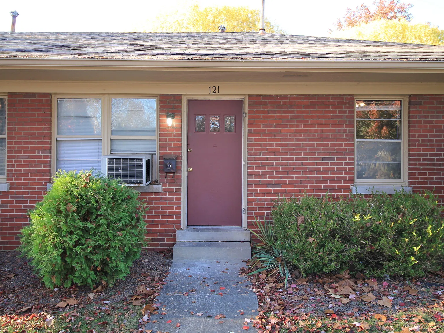 1 bed, 1.0 bath, 550 sqft, $850 — Photo 2