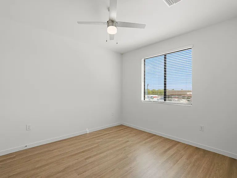 La Victoria Commons — Photo 19