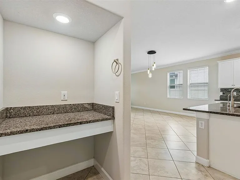 25057 Lambrusco Loop — Photo 9