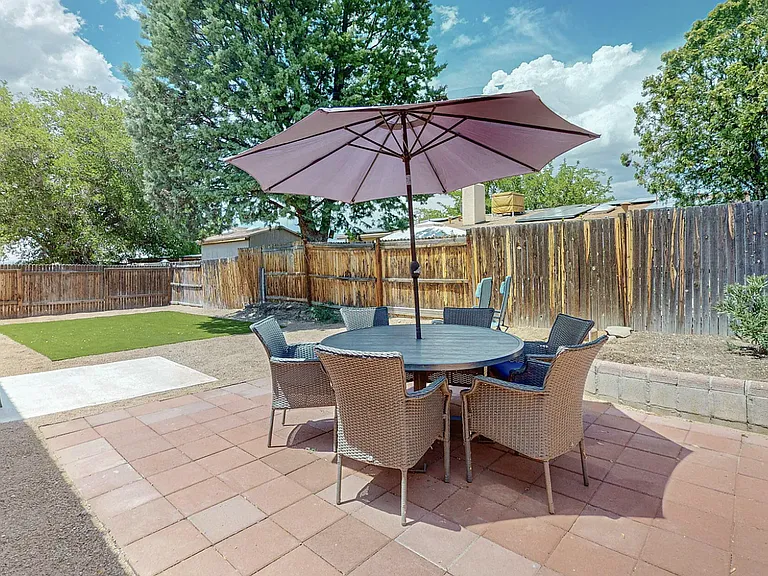 6333 Christy Ave NE — Photo 38