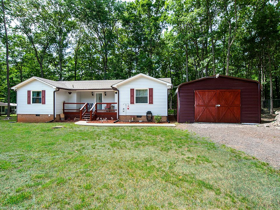 1st image of 524 Feemster Ln