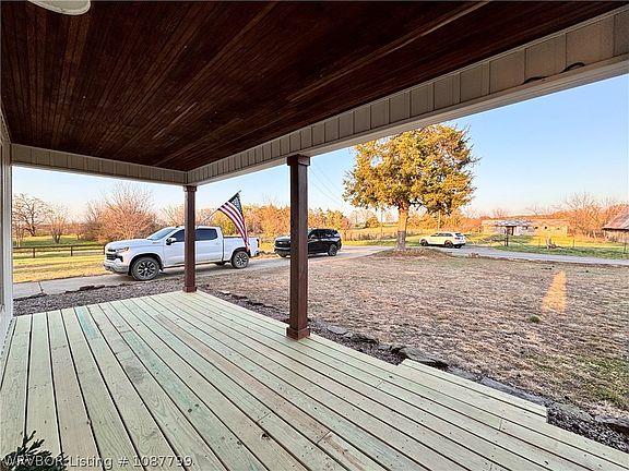 5th image of 7001 Slaytonville Rd