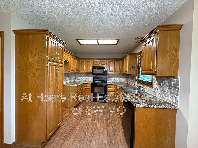 4121 S Parkcrest Ave — Photo 12