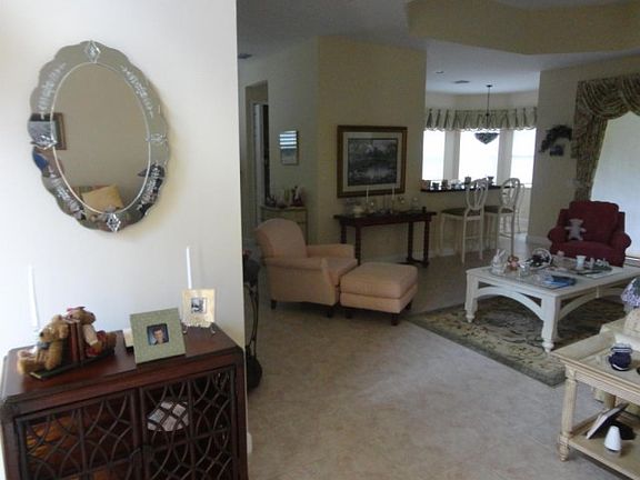 4th image of 7152 Maidstone Dr