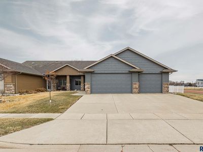 3310 E Woodsedge St, Sioux Falls, SD, 57108