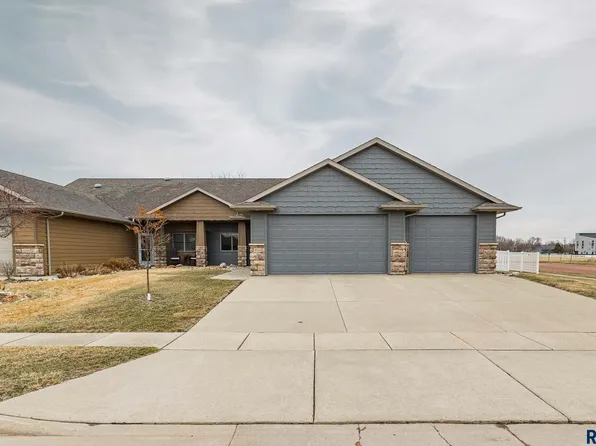 3310 E Woodsedge St, Sioux Falls, SD 57108