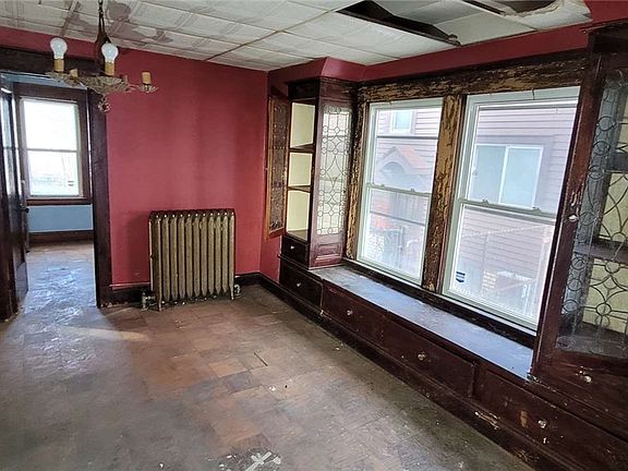 3rd image of 2846 E 128th St