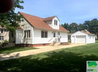 121 Peterson St, Alta, IA 51002