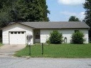 507 E 5th Pl, Grove, OK 74344