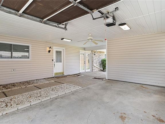 3rd image of 1821 Green Oak Dr